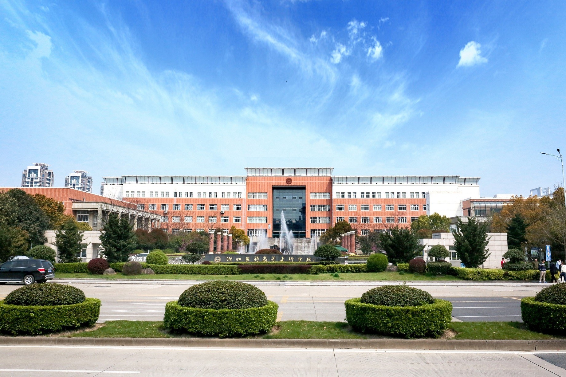 学校安装变压器